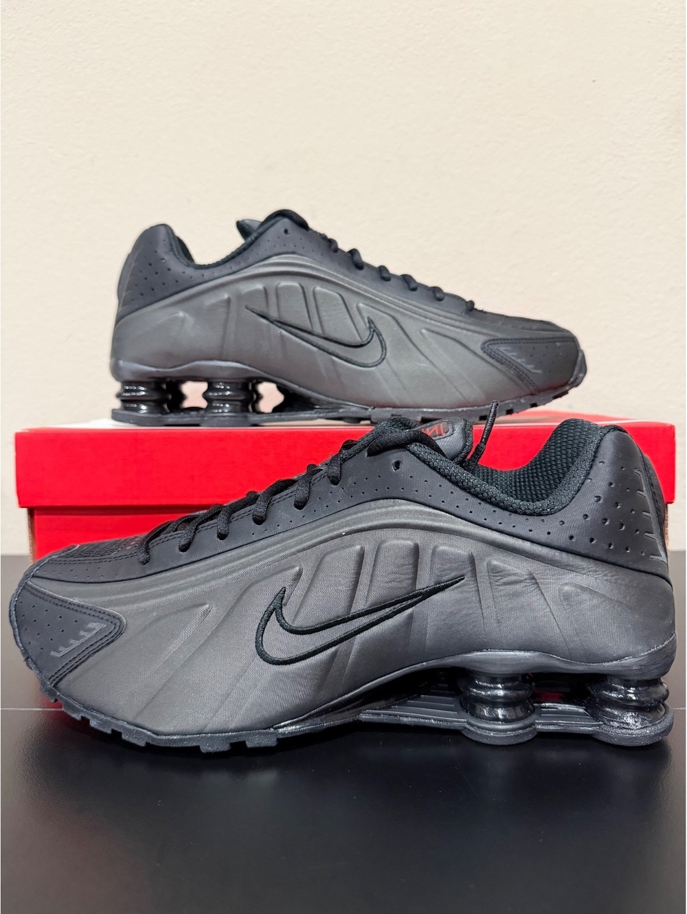 Size 9.5 - Nike Shox R4 “Triple Black” 2025